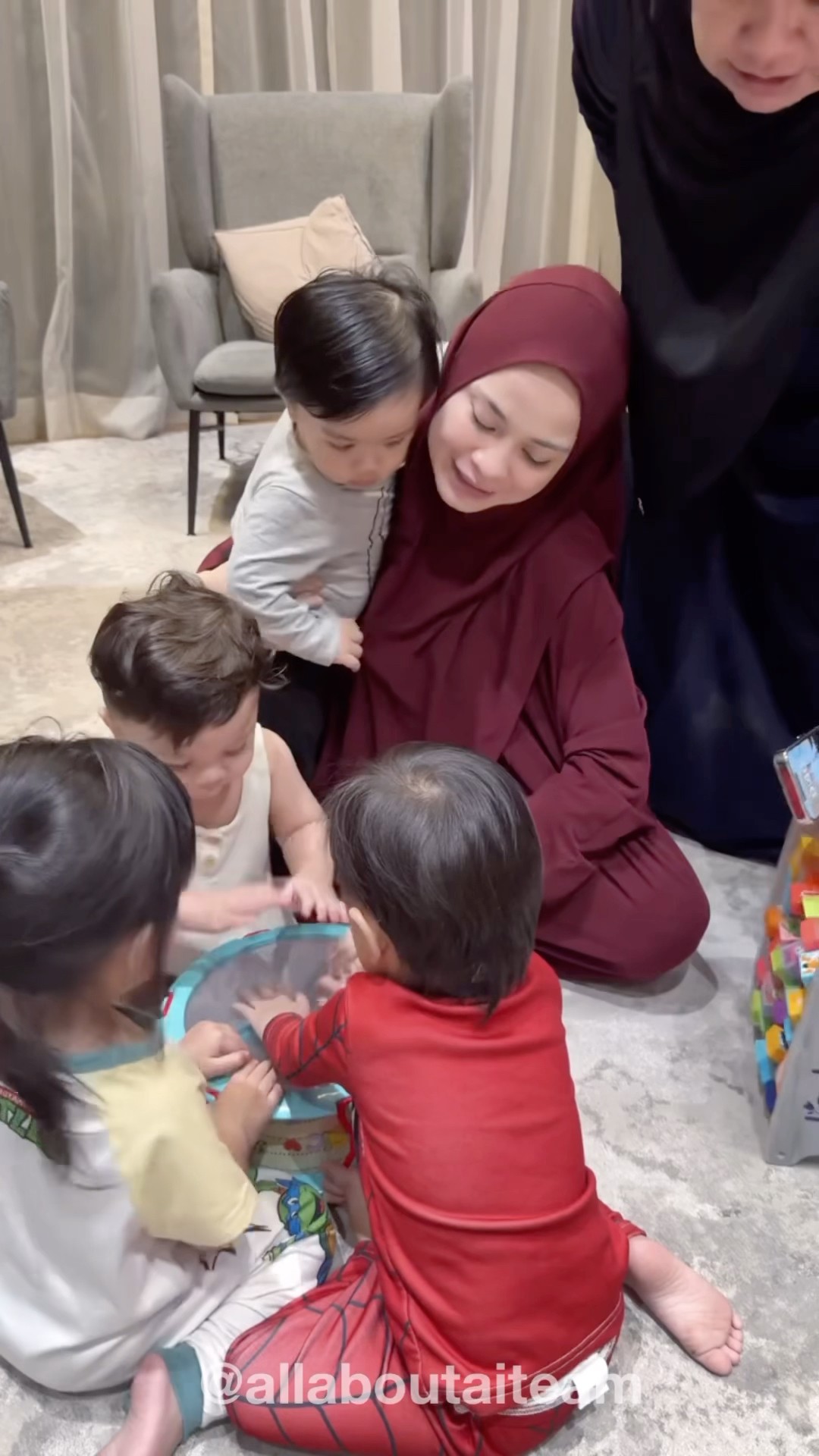 Tiba2 Bella Ada Anak 4! Comelnya Depa Duk Main ? #bellestrelle #aiteam
